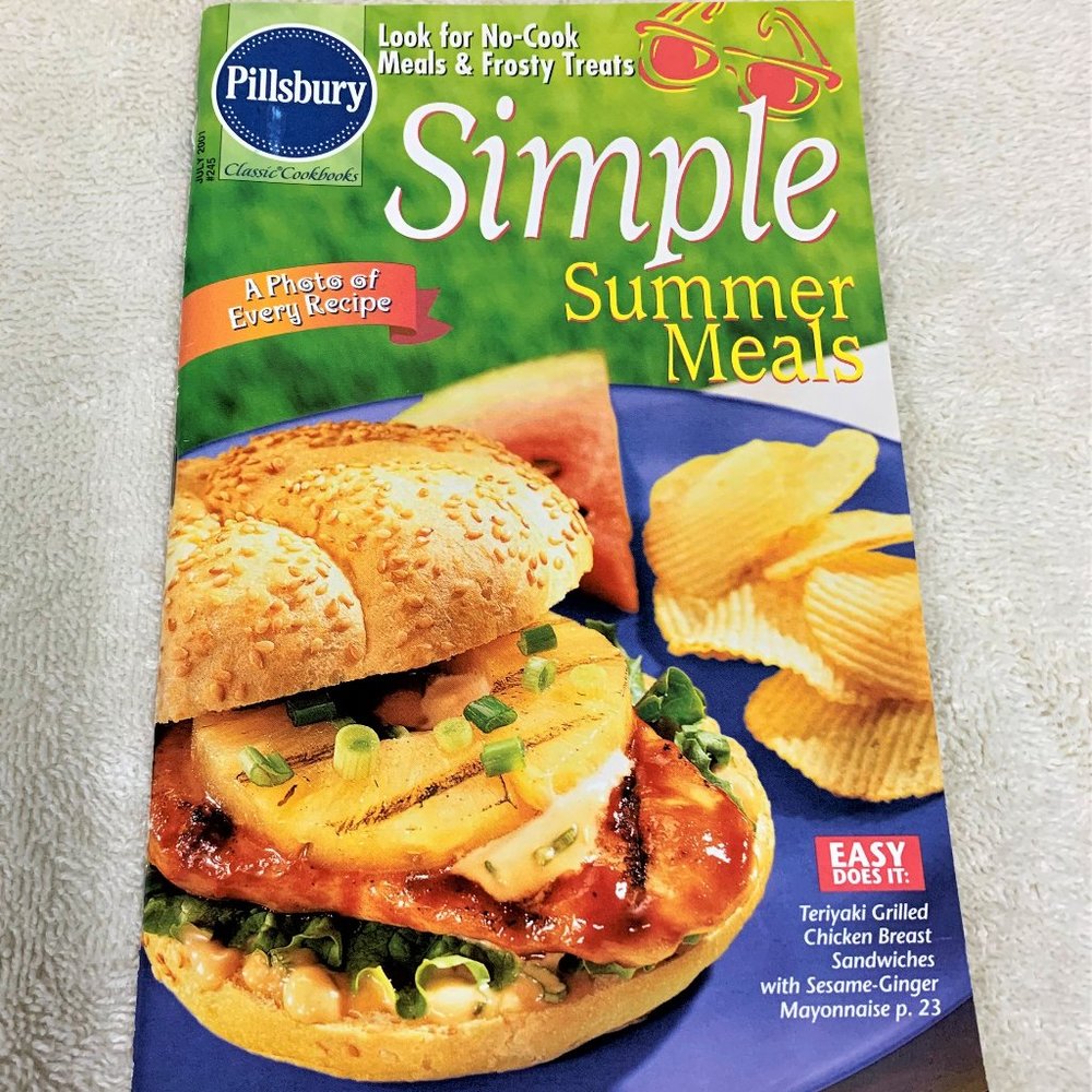 Vtg. Pillsbury Softcover Cookbook Pillsbury 'Simple Summer Meals'  July 2001